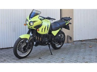 TRIUMPH TIGER 900