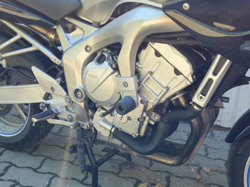 YAMAHA FZ6-S (FAZER)