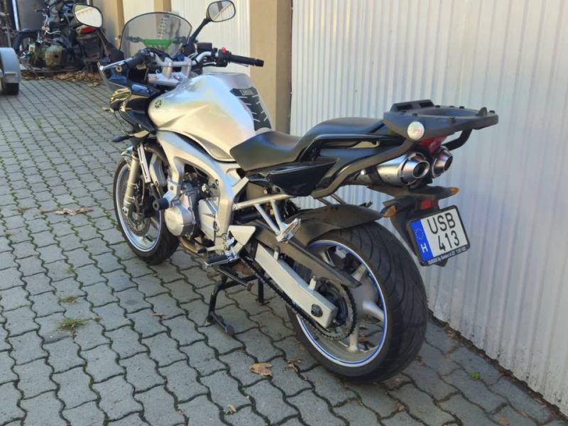 YAMAHA FZ6-S (FAZER)